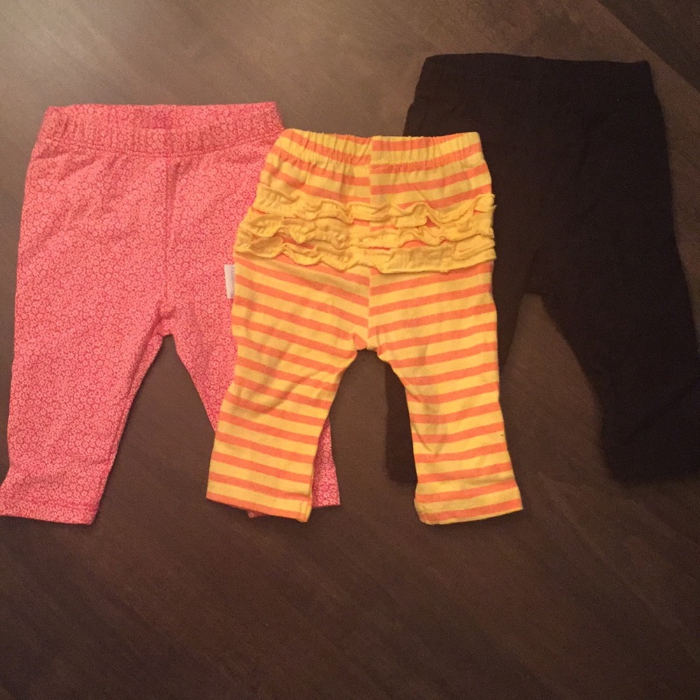 Bundle of 3 leggings, size 0-3M, Gap & Vitamins